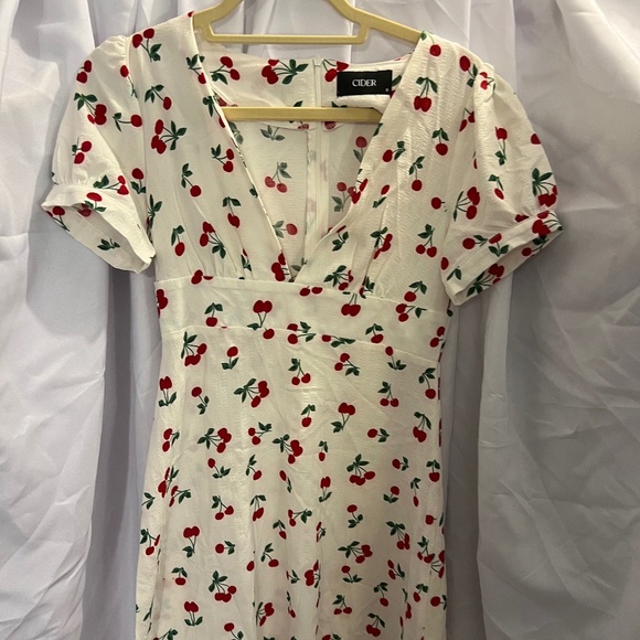 Dress - Picture 3 of 5